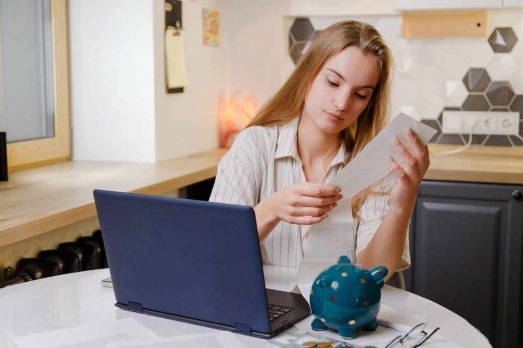 Start saving money with the colour-coding method