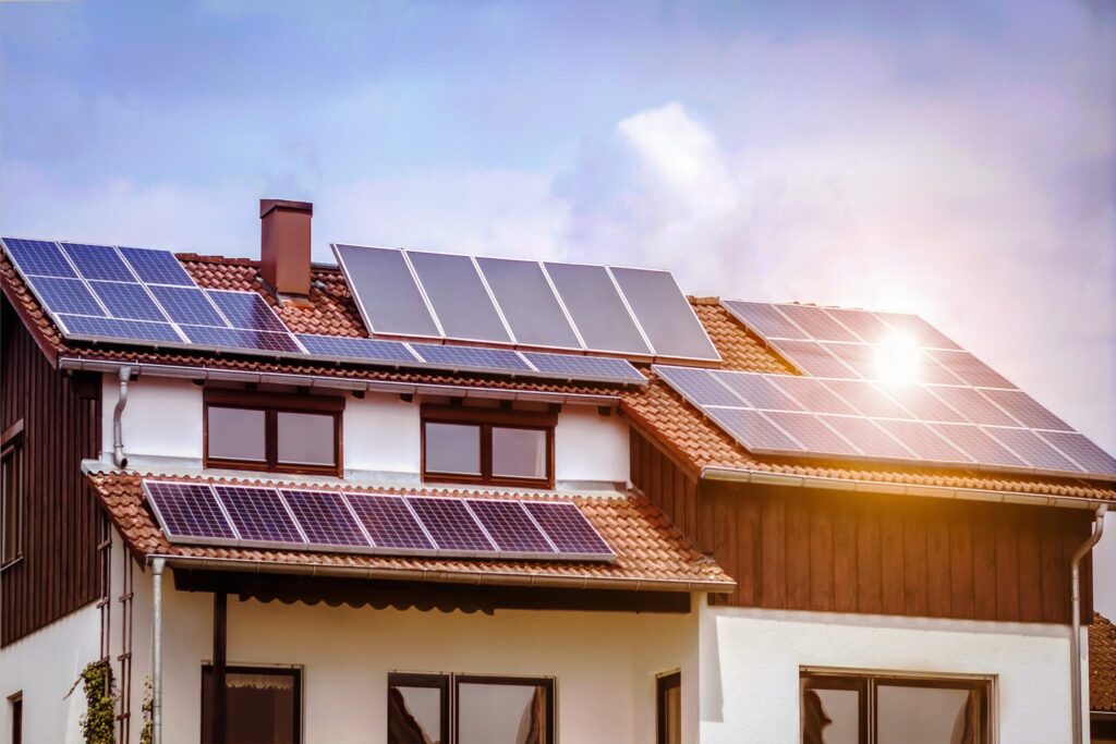Benefits of Installing Solar Panels at Home